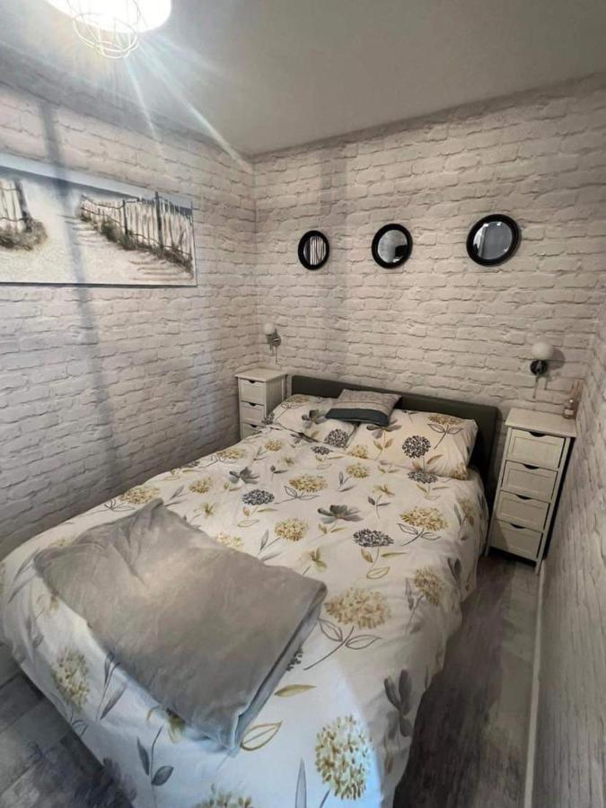 Stunning One Bed Modern & Contemporary Chalet Бринлингтон Экстерьер фото