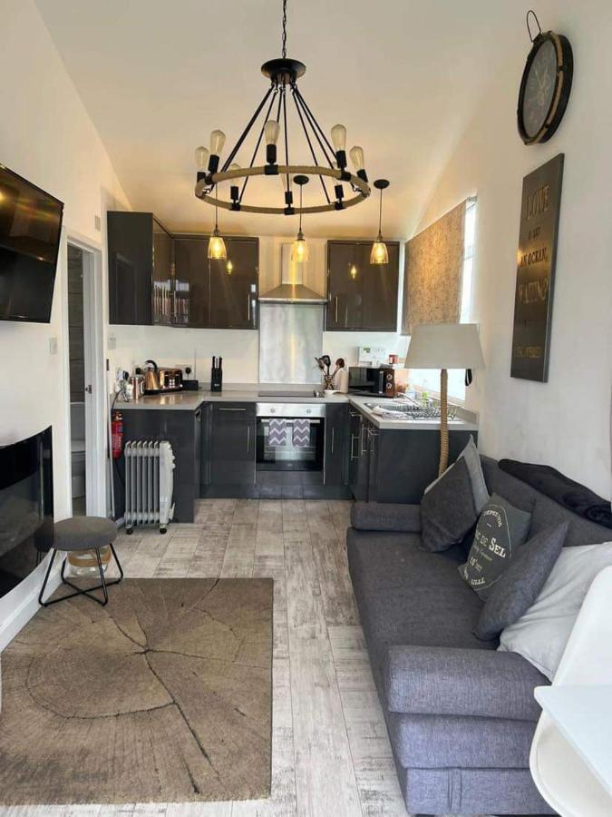 Stunning One Bed Modern & Contemporary Chalet Бринлингтон Экстерьер фото