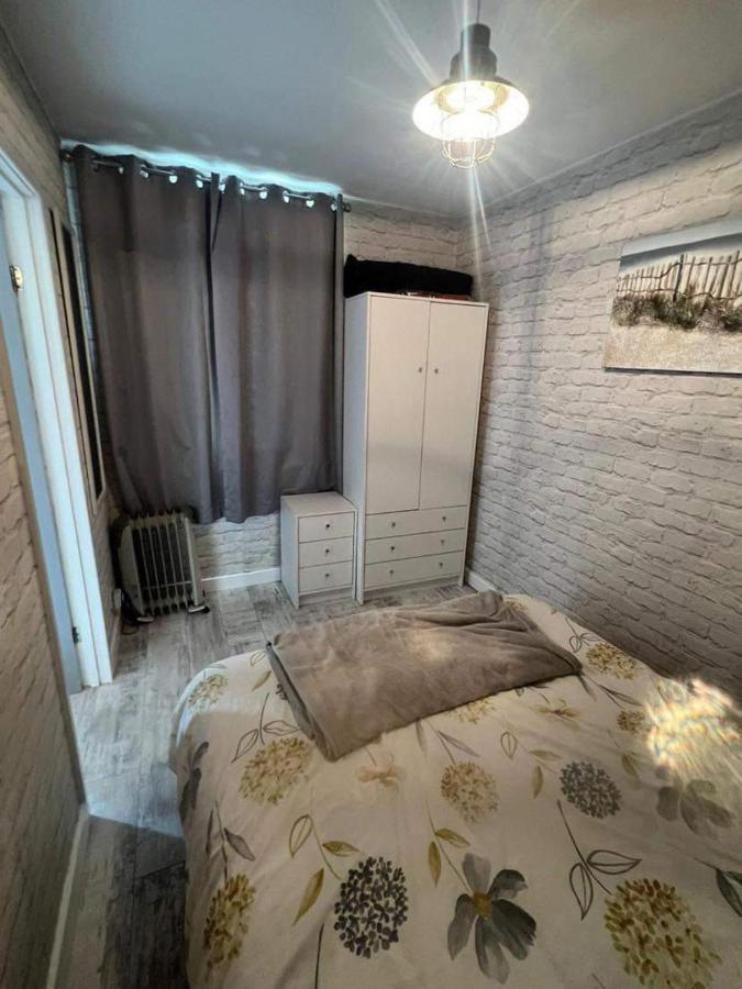 Stunning One Bed Modern & Contemporary Chalet Бринлингтон Экстерьер фото